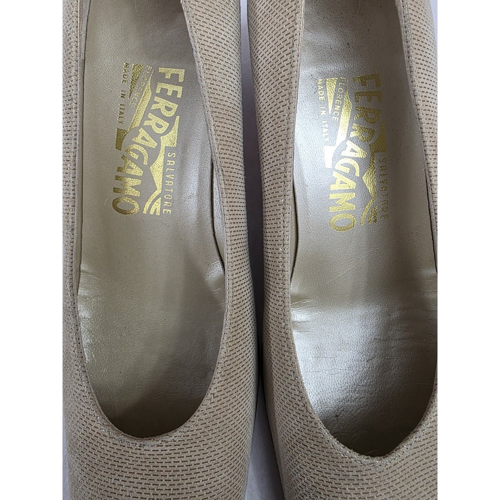 Salvatore Ferragamo (Sz 8 2A) Pumps Cream Shoes Heels. Narrow - Picture 9 of 14